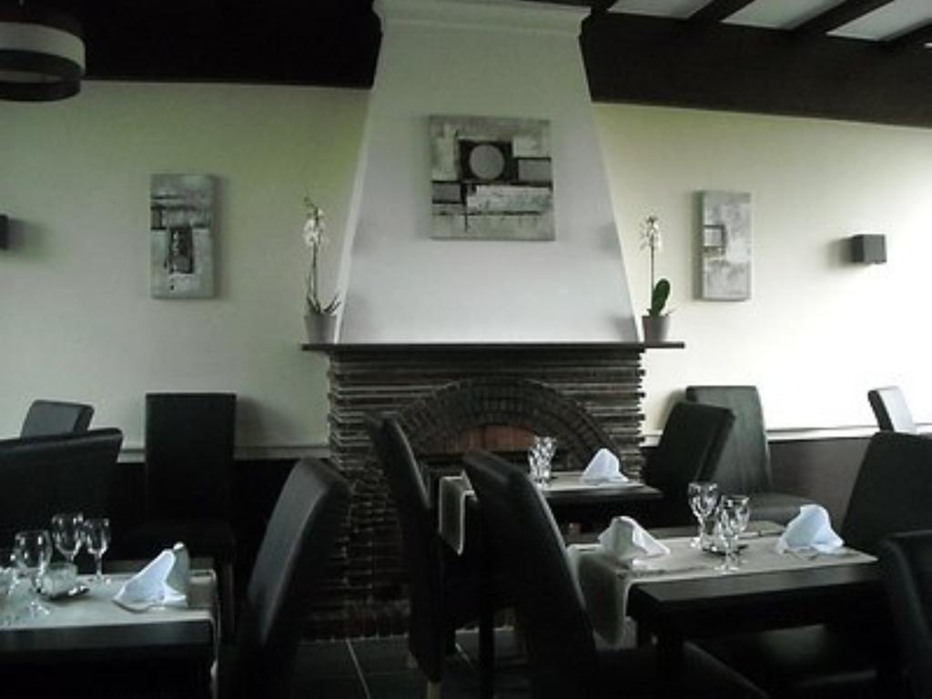 Logis Auberge Des Aulnettes Hérouville-Saint-Clair المظهر الخارجي الصورة